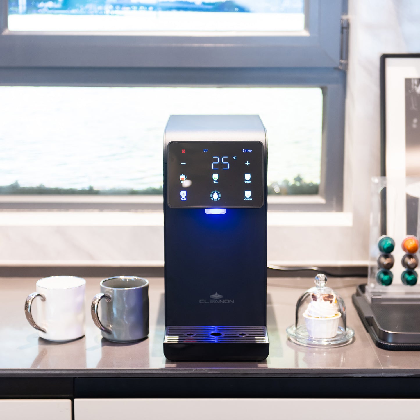 Premium Umkehrosmose-Wasserfilteranlage mit Kühlung und individuell temperiertem Wasser