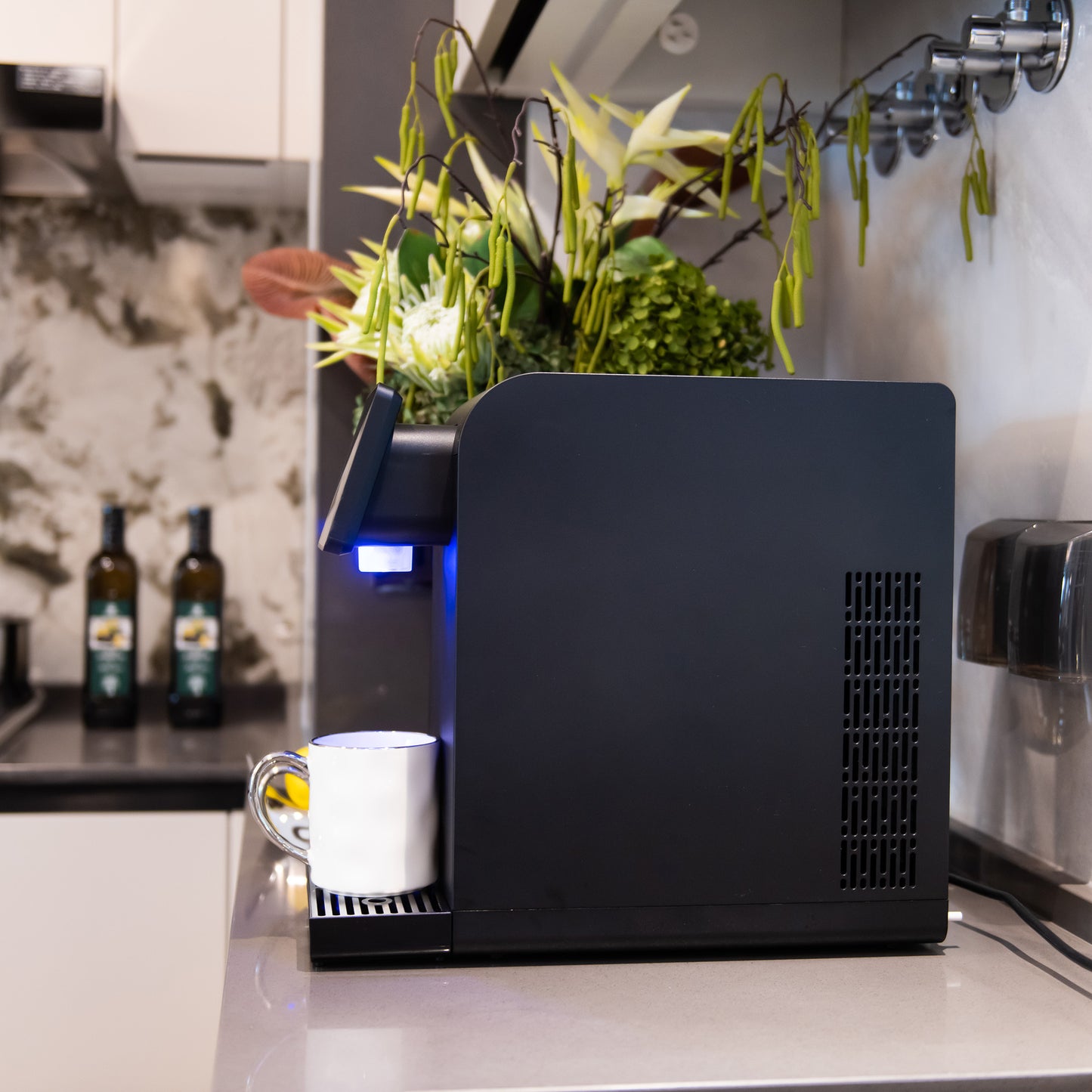 Premium Umkehrosmose-Wasserfilteranlage mit Kühlung und individuell temperiertem Wasser