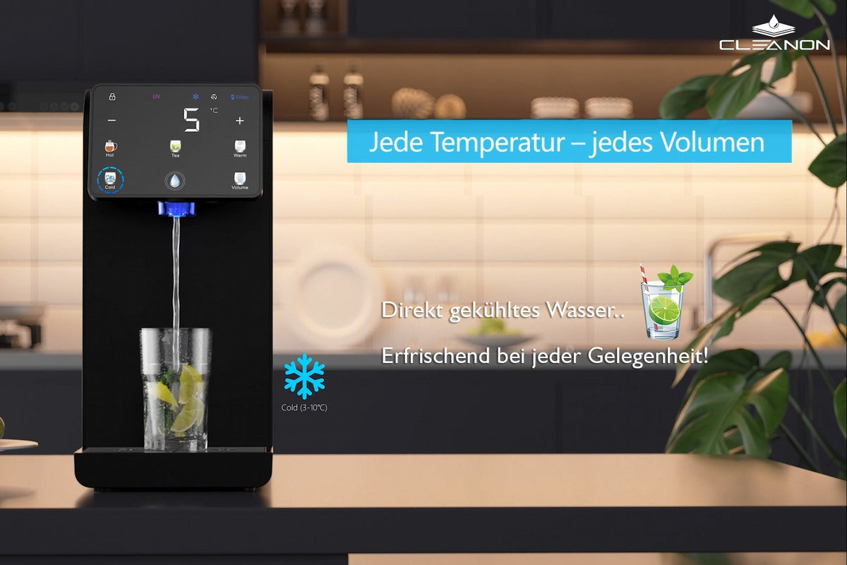CLEANON L1 Wasserbar beim Einschenken von direkt gekühltem Erfrischungswasser