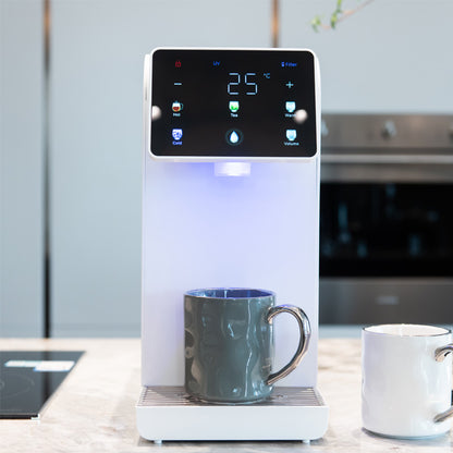 CLEANON L1 Tisch-Wasserfilteranlage in Weiß mit digitalem Touch-Display