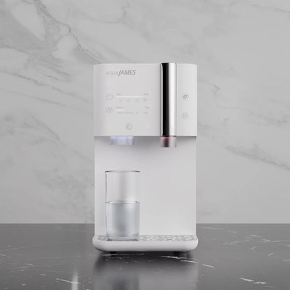 Wasserfilter mit sprudelndem, gekühltem und heißem Wasser